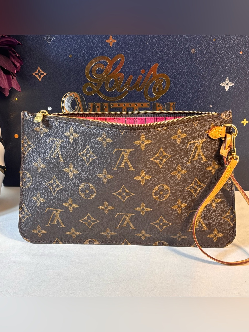 Stunning Louis Vuitton Lock Love Neverfull MM Pochette